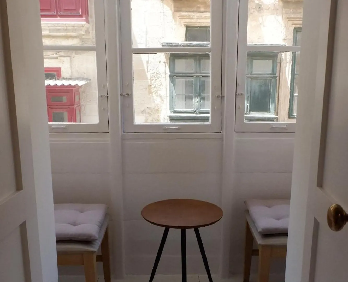 Spqr Studios La Valette 0*,